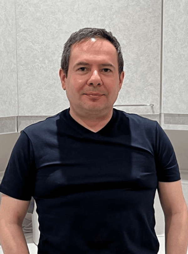 Amir Moradi headshot
